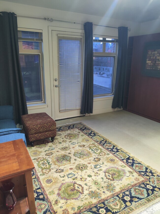 Building Photo - 123 Queen Anne Ave N