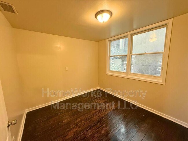 Building Photo - 3401 Woodbrook Ave