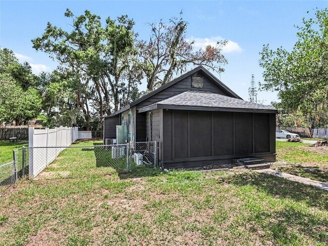 Building Photo - 38702 South Ave