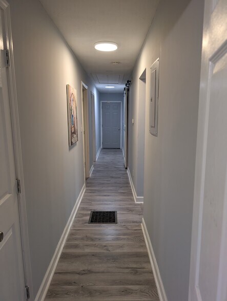 Building Photo - 1263 Oakland Dr SW