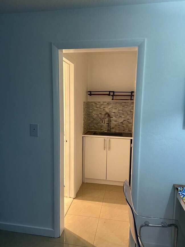 Building Photo - 4213 NE 21st Ave