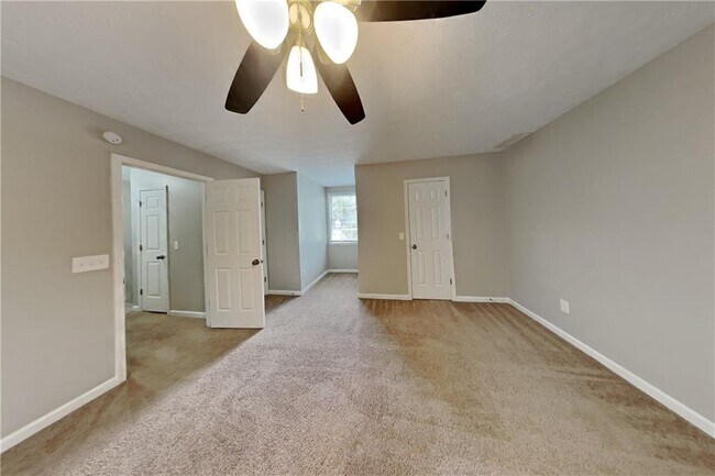 Building Photo - 5051 Sugar Creek Dr