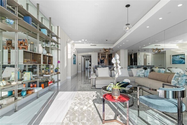 Building Photo - 17901 Collins Ave