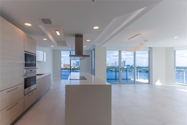 Building Photo - 17111 Biscayne Blvd