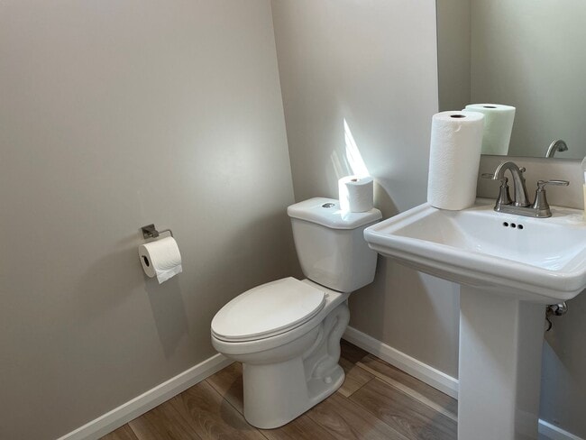 Building Photo - Gorgeous Desert Color Home!