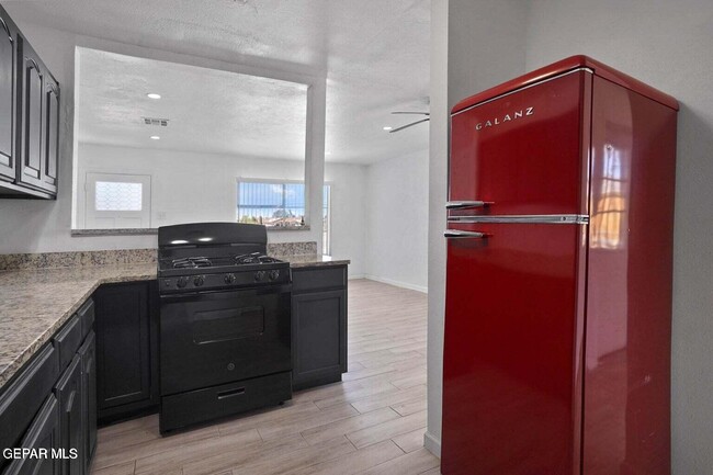 Building Photo - 5021 Tetons Dr