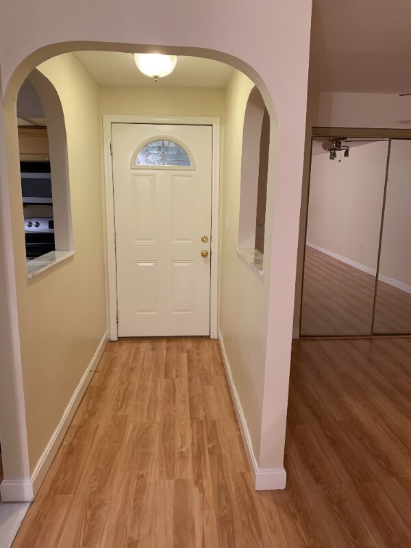 Building Photo - 14 Shadowbrook Ln