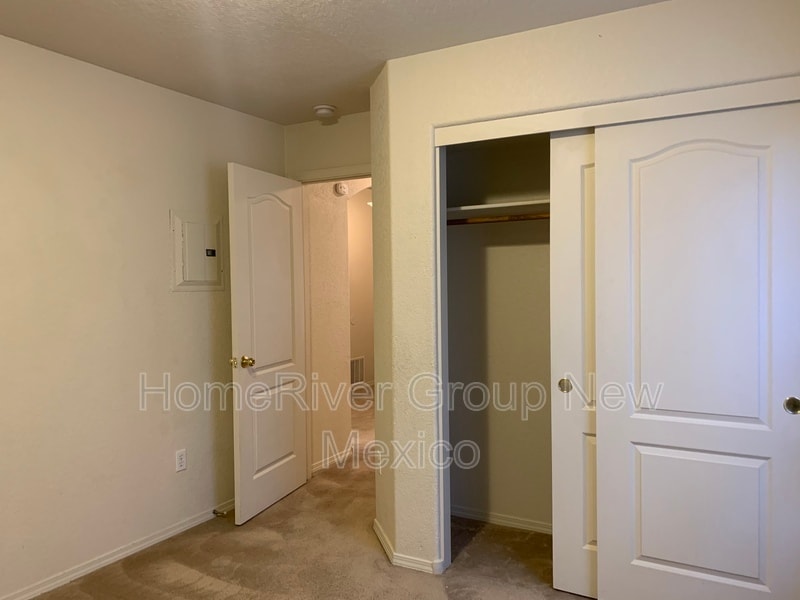 Building Photo - 1117 Toscana Dr SE