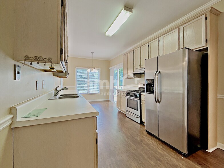 Building Photo - 1302 Dungan Dr NW