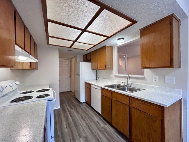 Building Photo - 9300 Kempler Dr