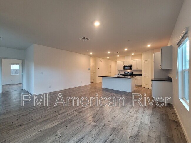 Building Photo - 2053 Skipper Cv Wy