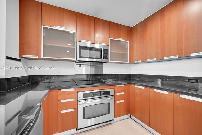 Building Photo - 7901 Hispanola Ave