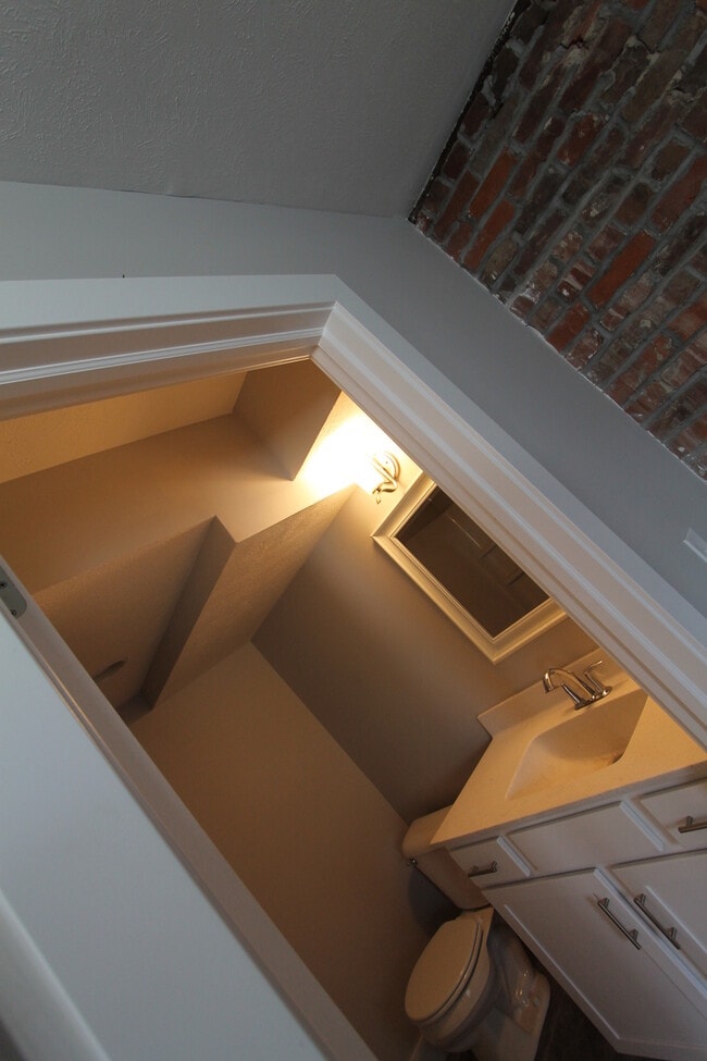 Building Photo - Modern One Bedroom Duplex at the Cottages -- A must-see!.