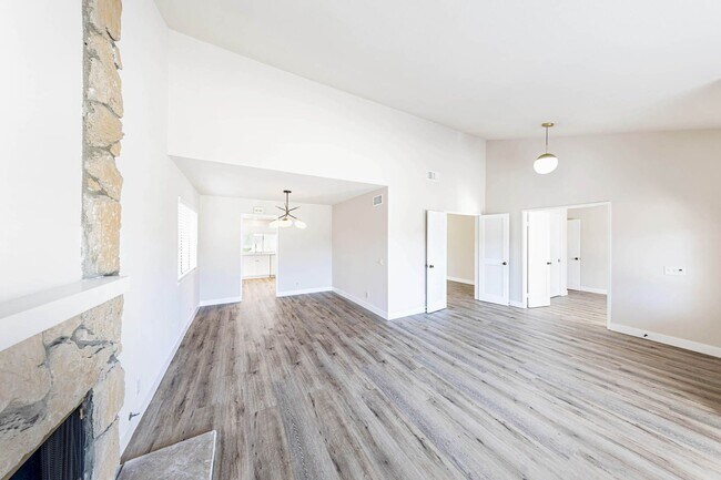 Building Photo - Upgraded 4 bedroom Fountain Valley Home