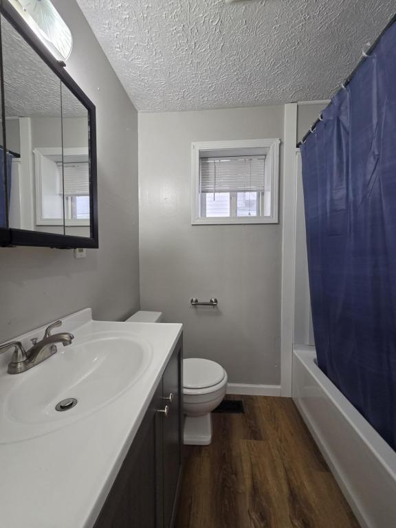 Building Photo - 1020 E North St