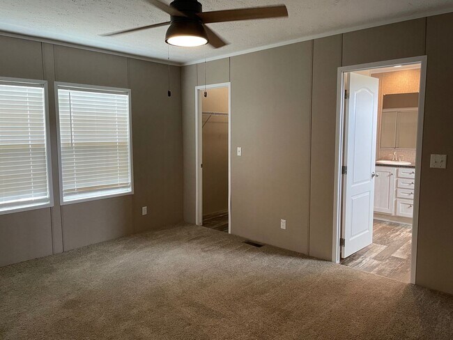 Building Photo - 3 BED, 2 BATH MOBILE HOME LOCATED IN THE DENTON AREA! $1,250 MONTH, $1,250 DEPOSIT.
