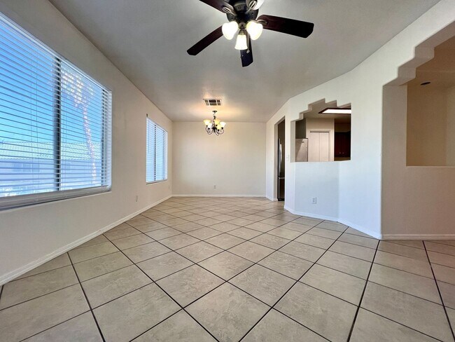 Building Photo - Spacious 3-bedroom, 2-bath condo with acce...