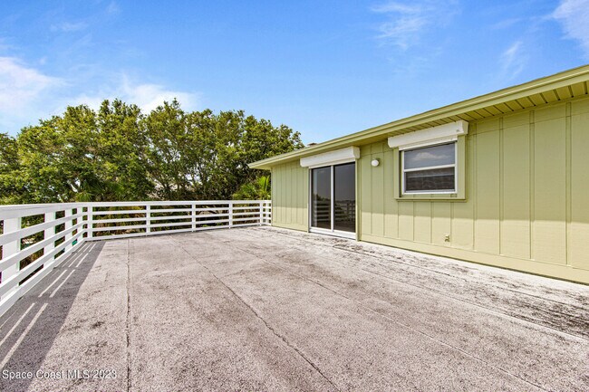 Building Photo - 7810 S Tropical Trail