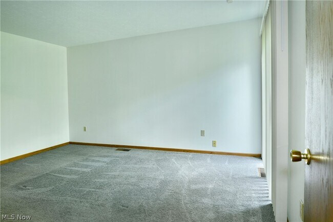 Building Photo - 2237 Cadwallader Sonk Rd