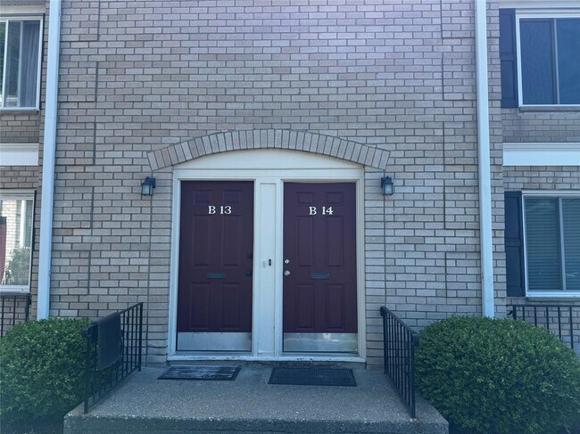 Building Photo - 250 Beechwood Ave
