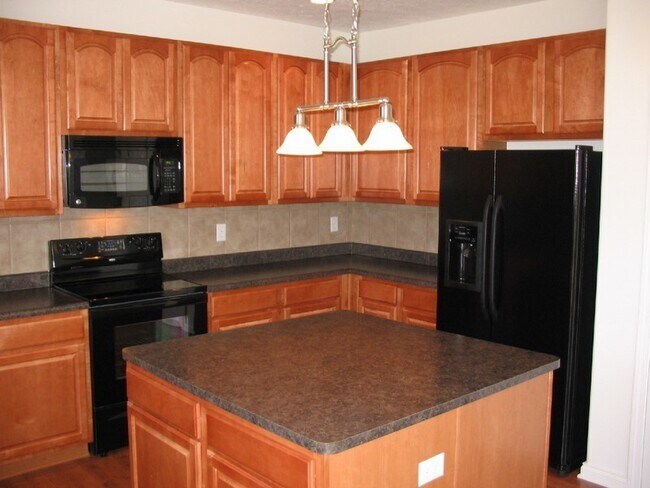 Building Photo - Fishers 4BDRM, 2.5BA home near Hamilton Town Center!