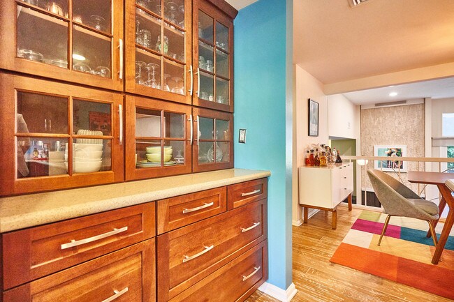 Building Photo - 4804 La Villa Marina