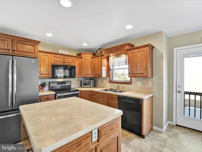 Building Photo - 405 Millbach Rd