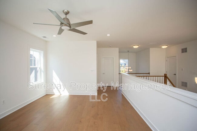 Building Photo - 7 Cole Pl