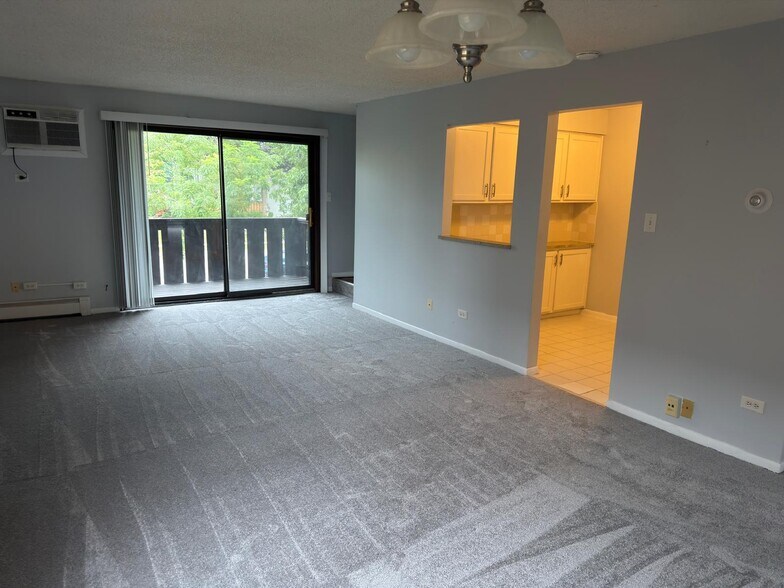 Building Photo - 1008 Centurion Ln