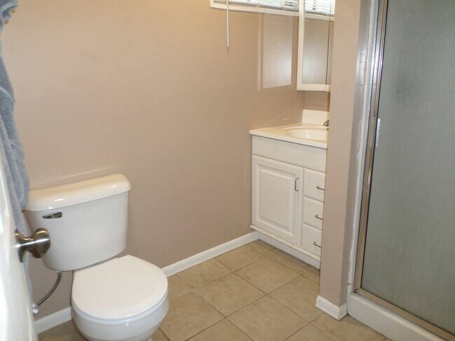 Building Photo - Fremont 1014