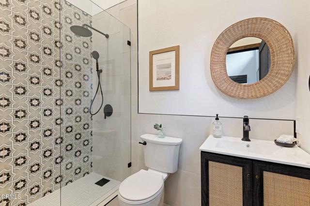 Building Photo - 114 S Santa Rosa St