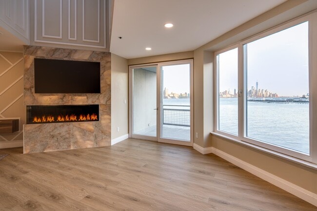 Building Photo - 600 Harbor Blvd