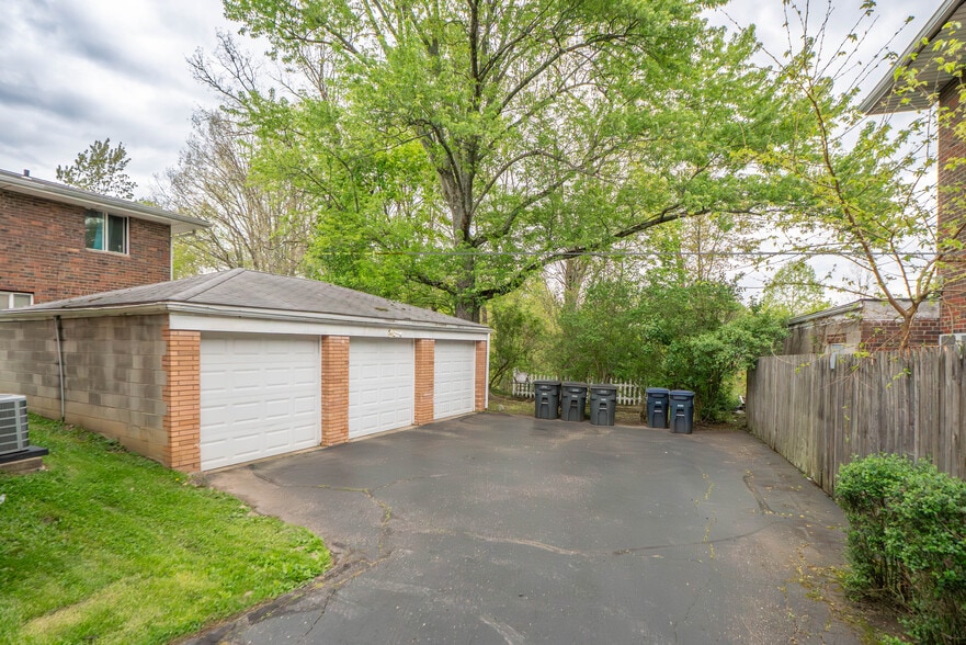 Building Photo - 1755 Cromwell Dr