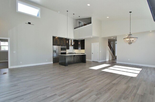 Building Photo - Alluring Beach-Style Home Nestled in SE Boise
