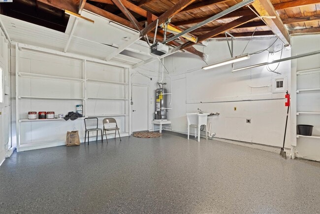 Building Photo - 666 Bluefield Ln