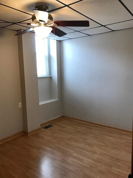 Building Photo - 3289 E Thompson St