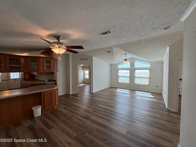 Building Photo - 159 Blue Jay Ln