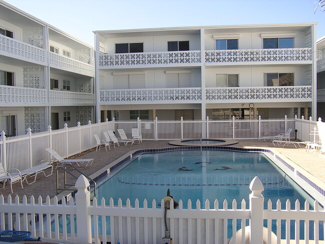 Building Photo - 4800 Ocean Beach Blvd
