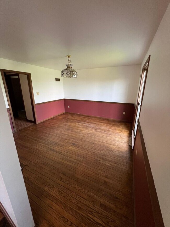 Building Photo - 4 BR 2 1/2 BA Single Family Home Birdsboro