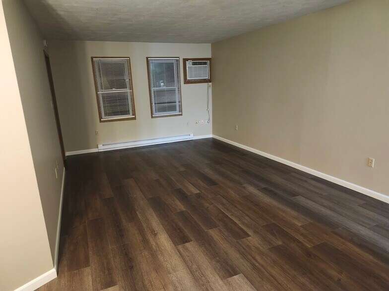 Building Photo - 2448 Wilshire Dr