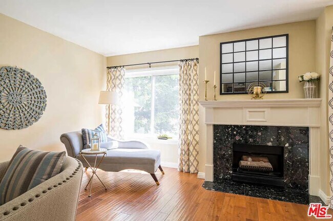 Building Photo - 5870 Green Valley Cir