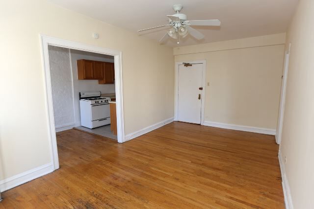 Building Photo - 1169 N Dearborn St