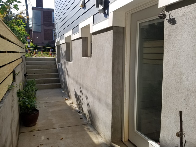 private side entrance - 3107 14th St NE