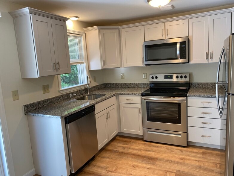 Building Photo - Oak Terrace Townhomes