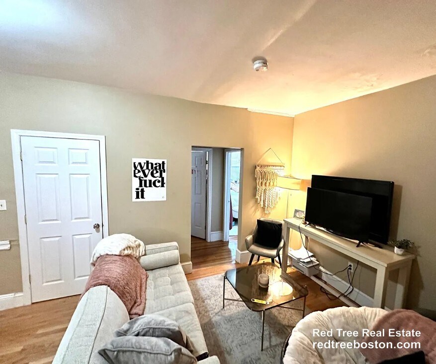 Building Photo - 68 Egmont St