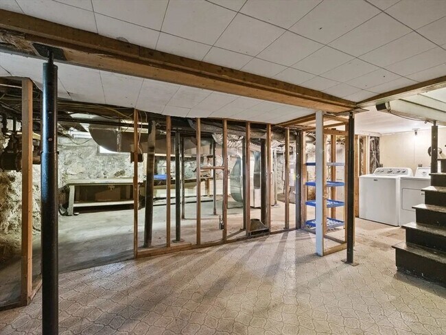 Building Photo - 27-29 Kilby St
