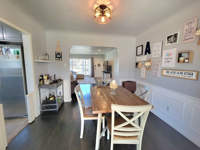Building Photo - Great Single Family Home in West Long Beach