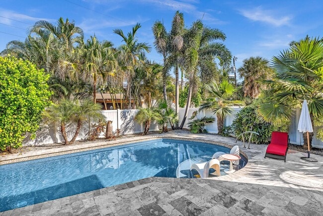 Building Photo - 3450 NE 19th Ave