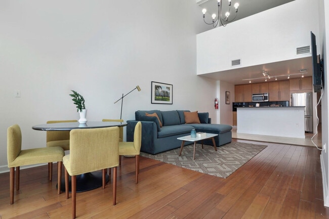 Primary Photo - 7939 East Dr