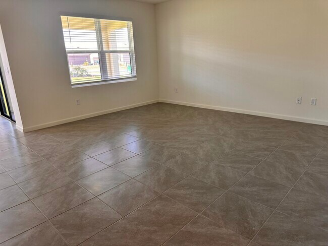 Building Photo - 6404 Topaz Dr